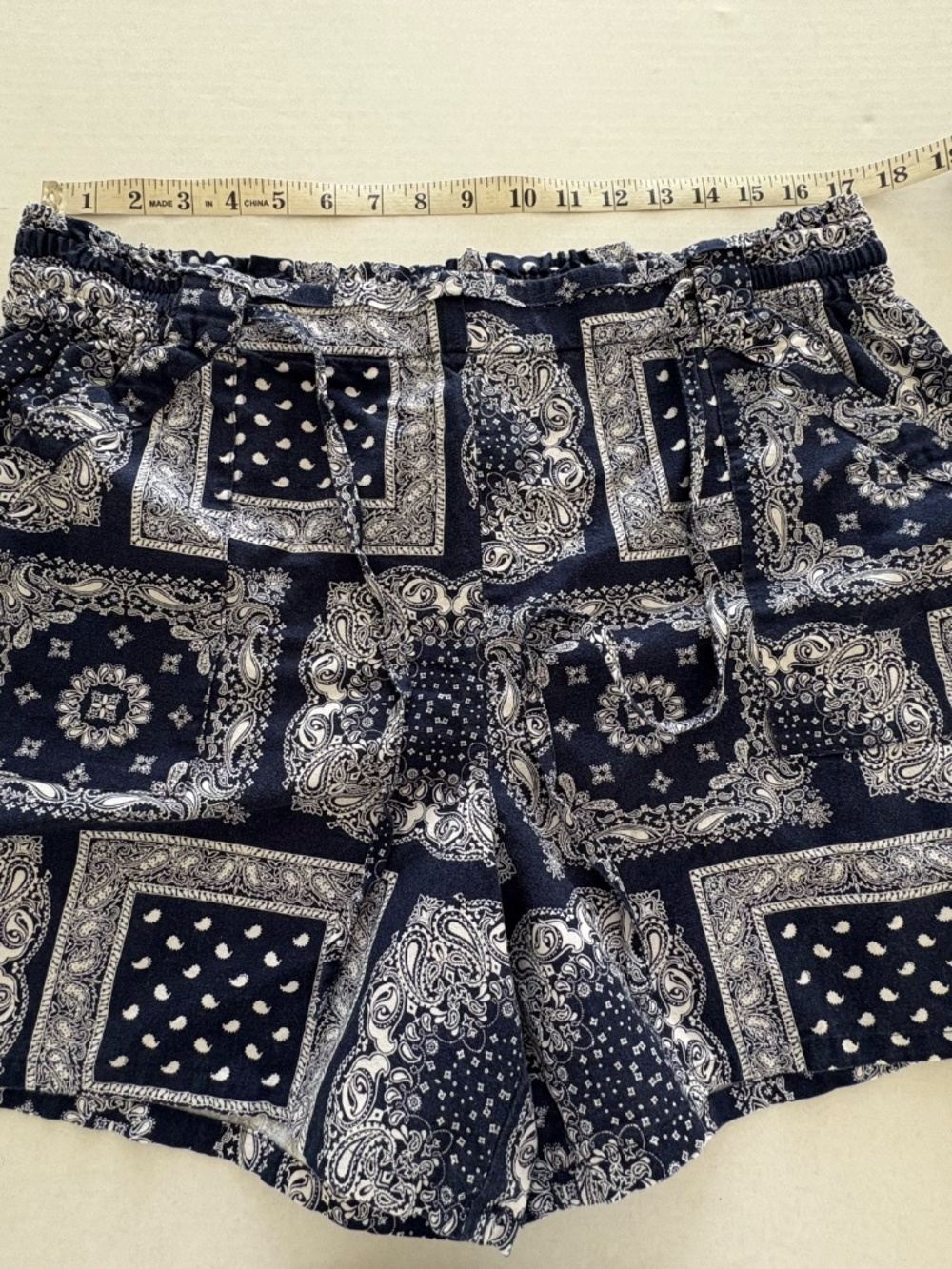 Feeling Festive Bandana Paisley Pattern With Pockets - Size XXL. - Picture 7 of 10